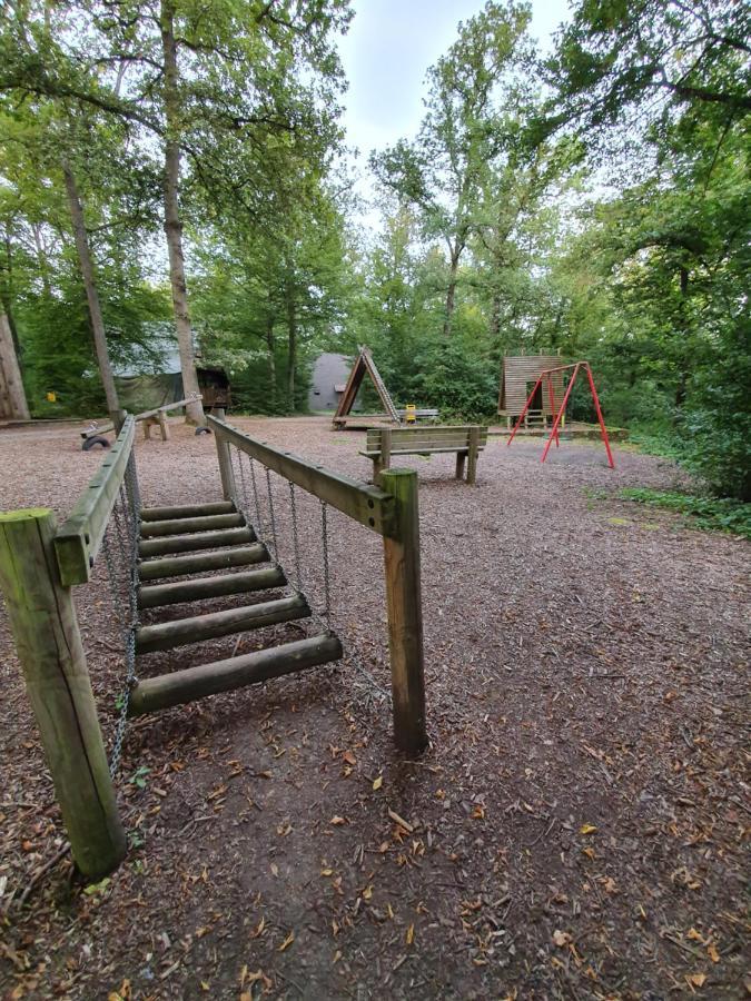Boshuisje Durbuy Met Zwembad Op Het Park Exterior photo